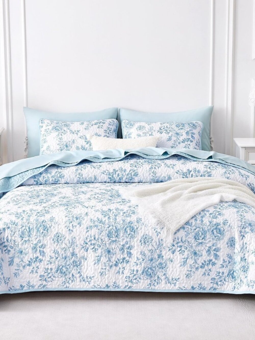 Floral Quilt Set, Shabby Chic Cottagecore Coquette Farmhouse with Vintage Flower